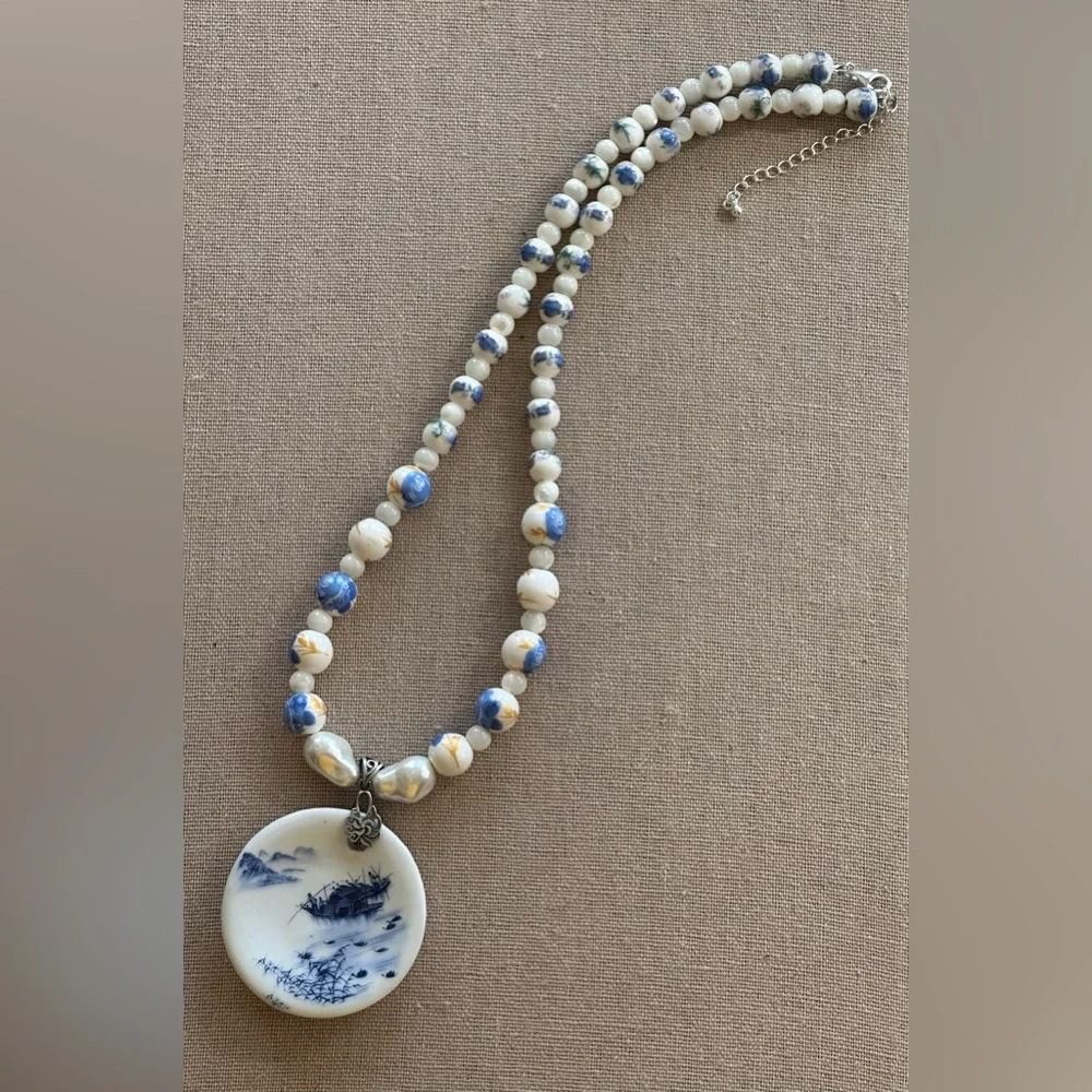 22 inch Porcelain and Pearls bead necklace NWOT - Picture 6 of 14